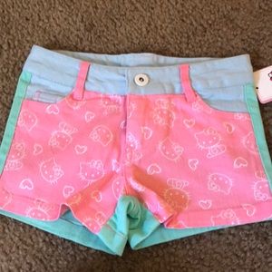 NWT HELLO KITTY SHORTS. SIZE XS